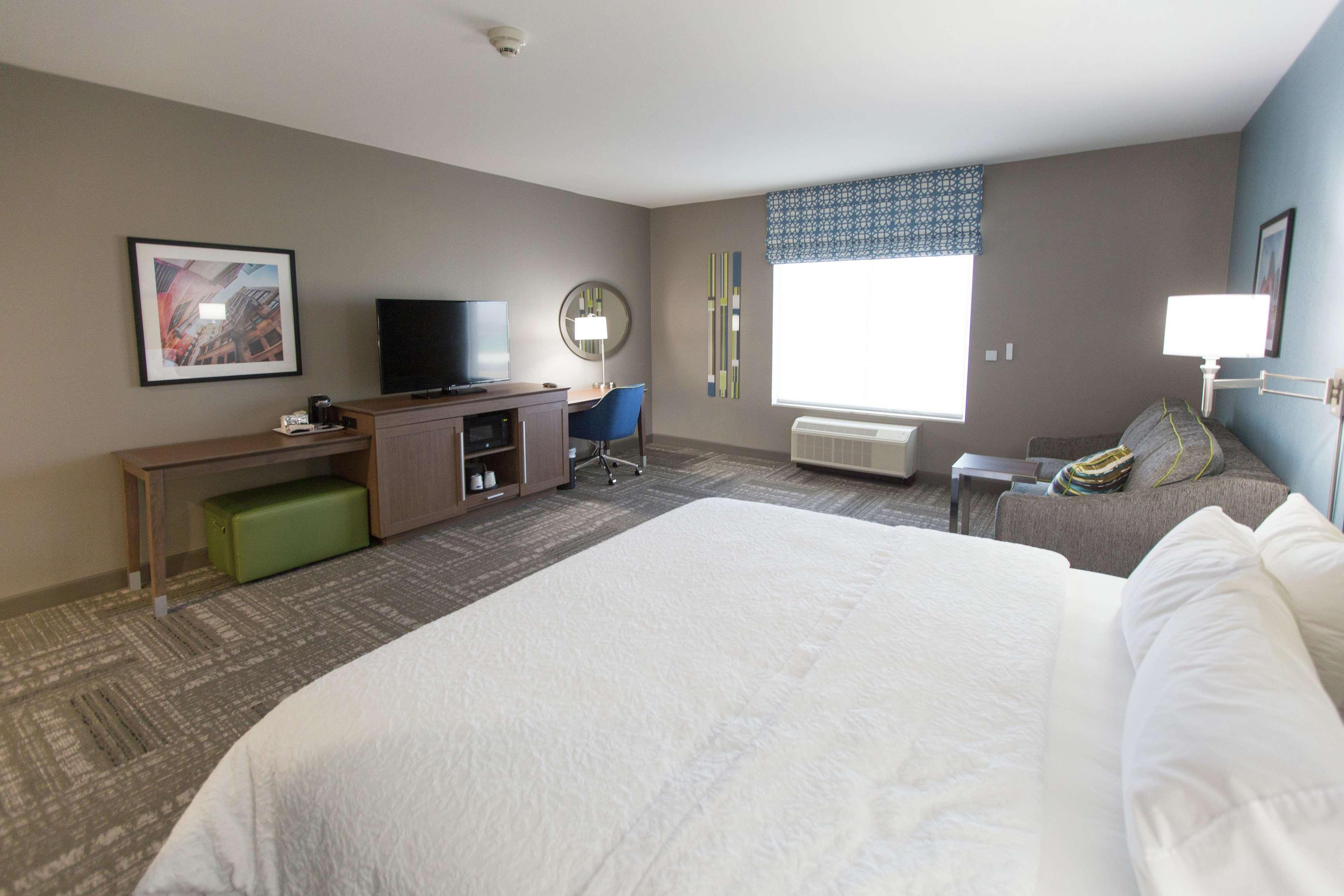 Hampton Inn & Suites Stroud Bagian luar foto