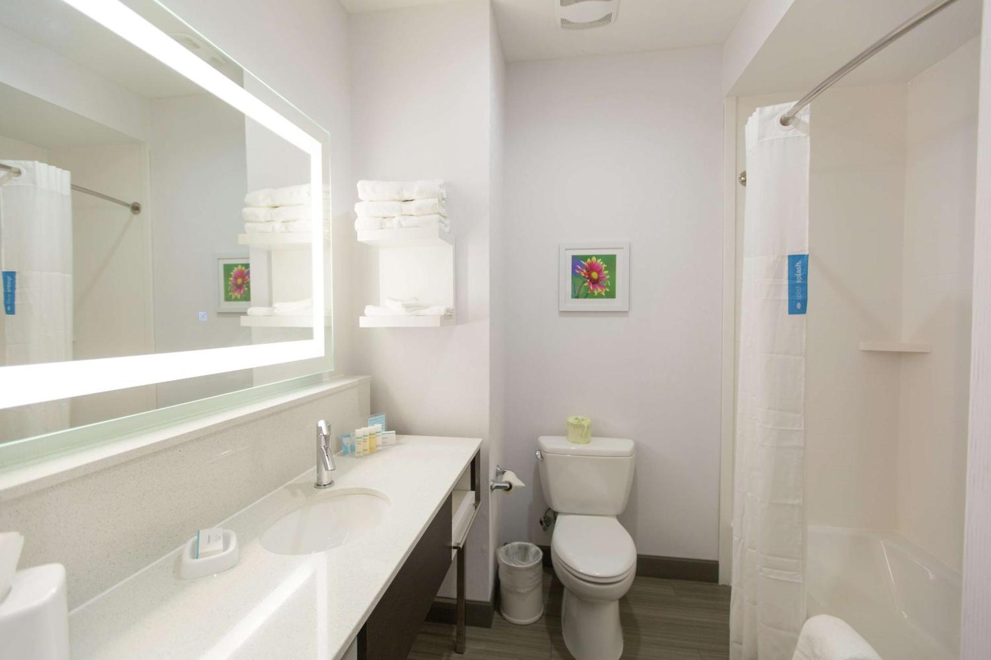 Hampton Inn & Suites Stroud Bagian luar foto