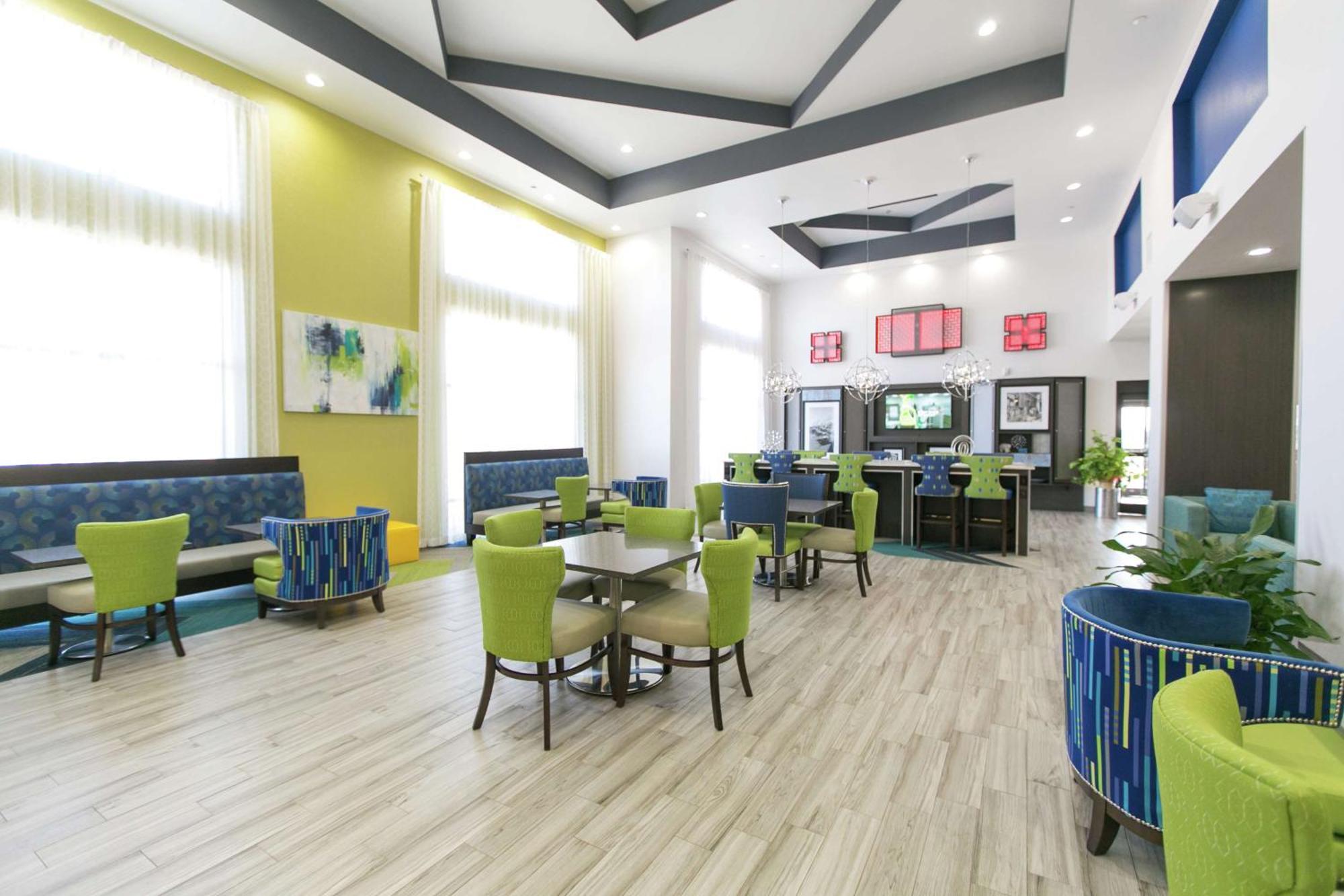 Hampton Inn & Suites Stroud Bagian luar foto