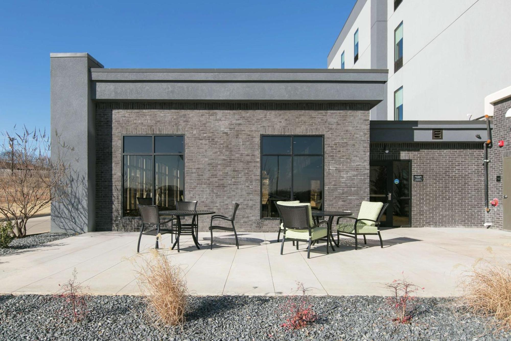 Hampton Inn & Suites Stroud Bagian luar foto